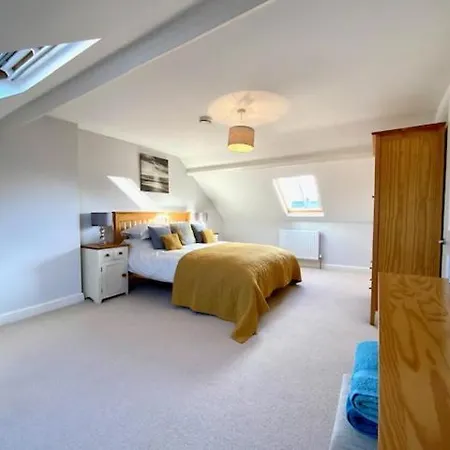 The Flat @ Sixteen Appartement Scarborough